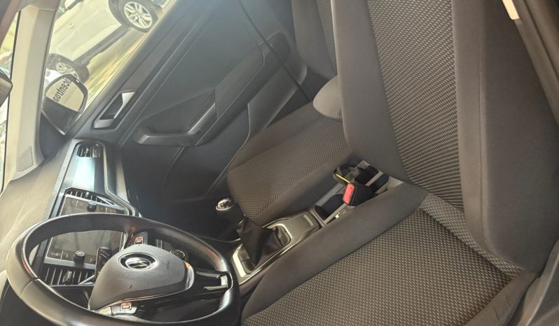 VOLKSWAGEN T-ROC 2.0 TDCI EDITION 115 CV lleno